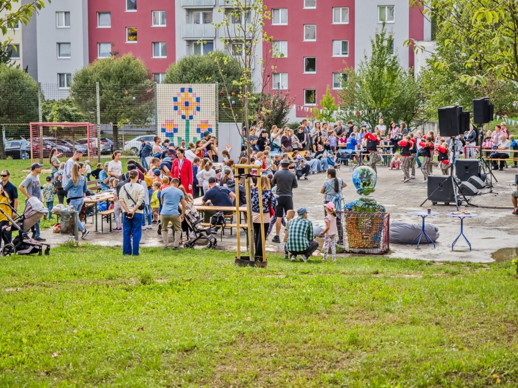 ¶ivā_susedstv†_15-09-2025_0128
